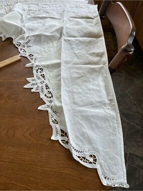 White Cotton swag valance curtain with Scalloped decorative Battenburg lace Edge